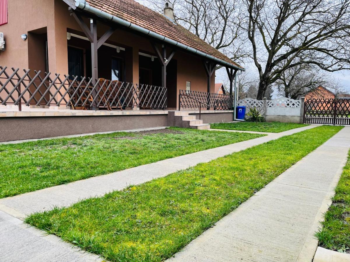 Turul -Kuca Za Odmor- Appartement Korod Buitenkant foto